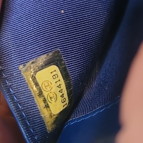 CHANEL RARE VINTAGE 2012 HERE MARK CC MATELASSE PATENT LEATHER W/ COIN PURSE - Picture 12 of 17